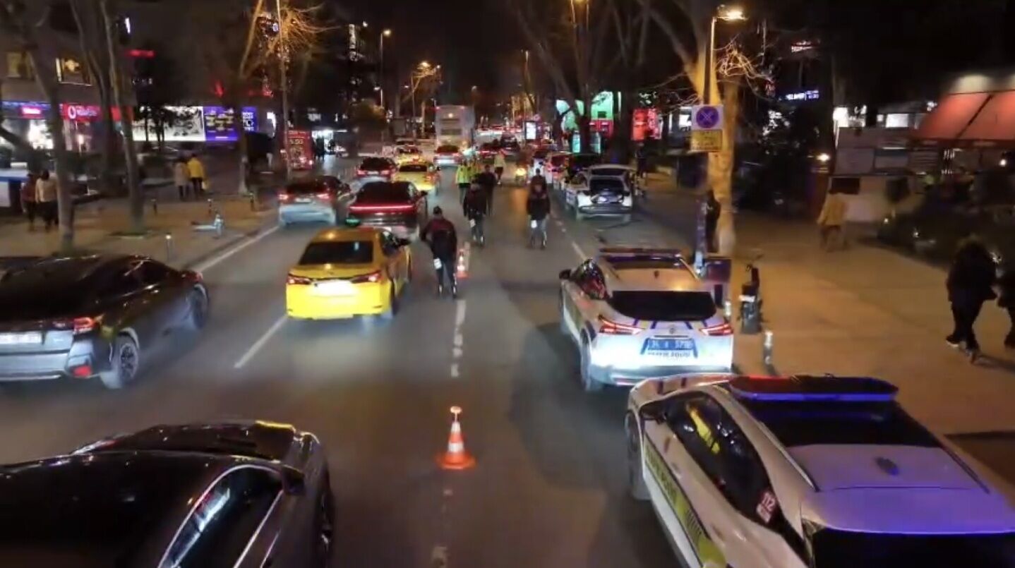 I S T A N B U L K A D I K O Y D E T R A F I K D E N E T I M I B I 1190773 353861